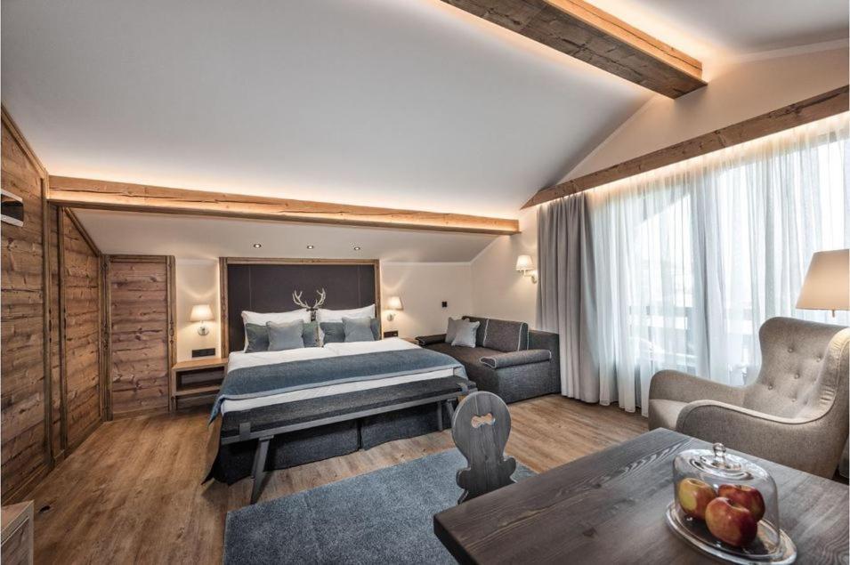 Tirolensis Hotel 4*